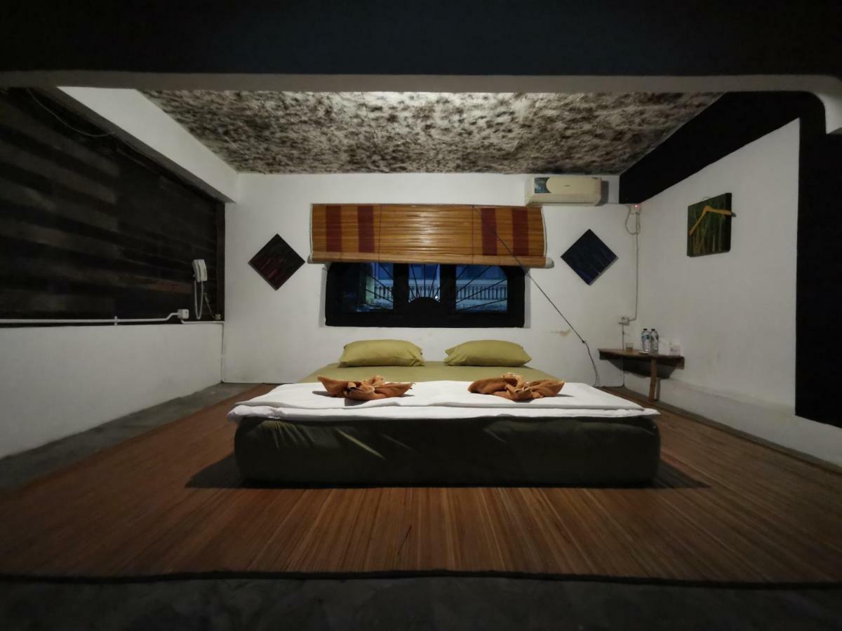 Bat & Arrow Hotell Padang  Rum bild