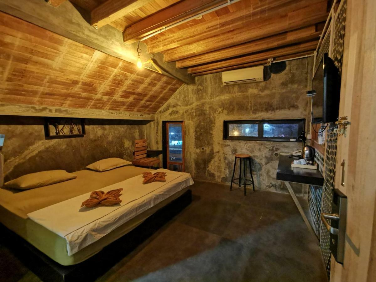 Bat & Arrow Hotell Padang  Rum bild